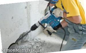 Пробивання пройомів в цегляних стінах