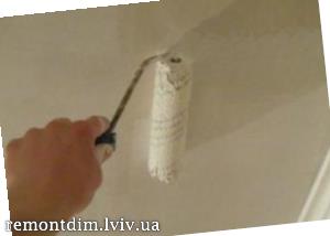 Фарбування стель водоемульсійними фарбами