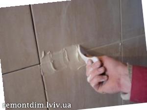 Затирка швів плитки, ”фугування” 