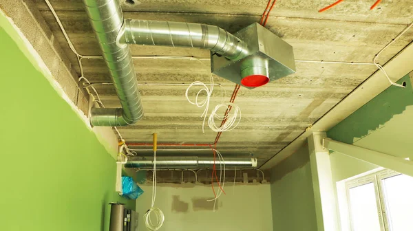 Чи фарбувати стіну біля холодильника?