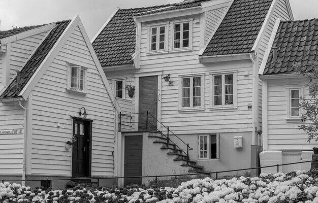 Шпаклівка стін своїми руками: нанесення стартового та фінішного шару
