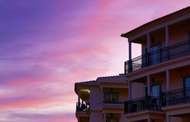 Влаштування відкатних воріт з електроприводом: покрокова інструкція